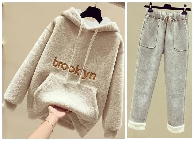 Thickened Lamb Velvet Set Women's Autumn Winter New Embroidery Sweatshirt Women plus Wool Wide Leg Pants Women Two Piece Set